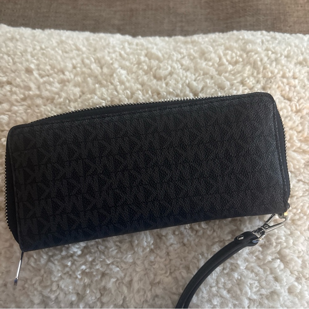 Michael Kors Large Black Multi Pocket Wallet With… - image 3